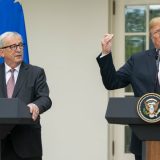 Tramp: Radićemo zajedno na ukidanju tarifa 9