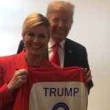 Kitarović podelila dresove svetskim liderima na NATO samitu 7