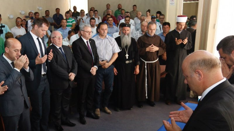 Komemorativna sednica nevinim žrtvama u Srebrenici 1