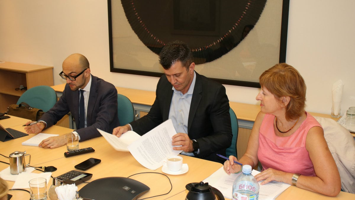 Promovisati jednake ekonomske mogućnosti za muškarce i žene 1