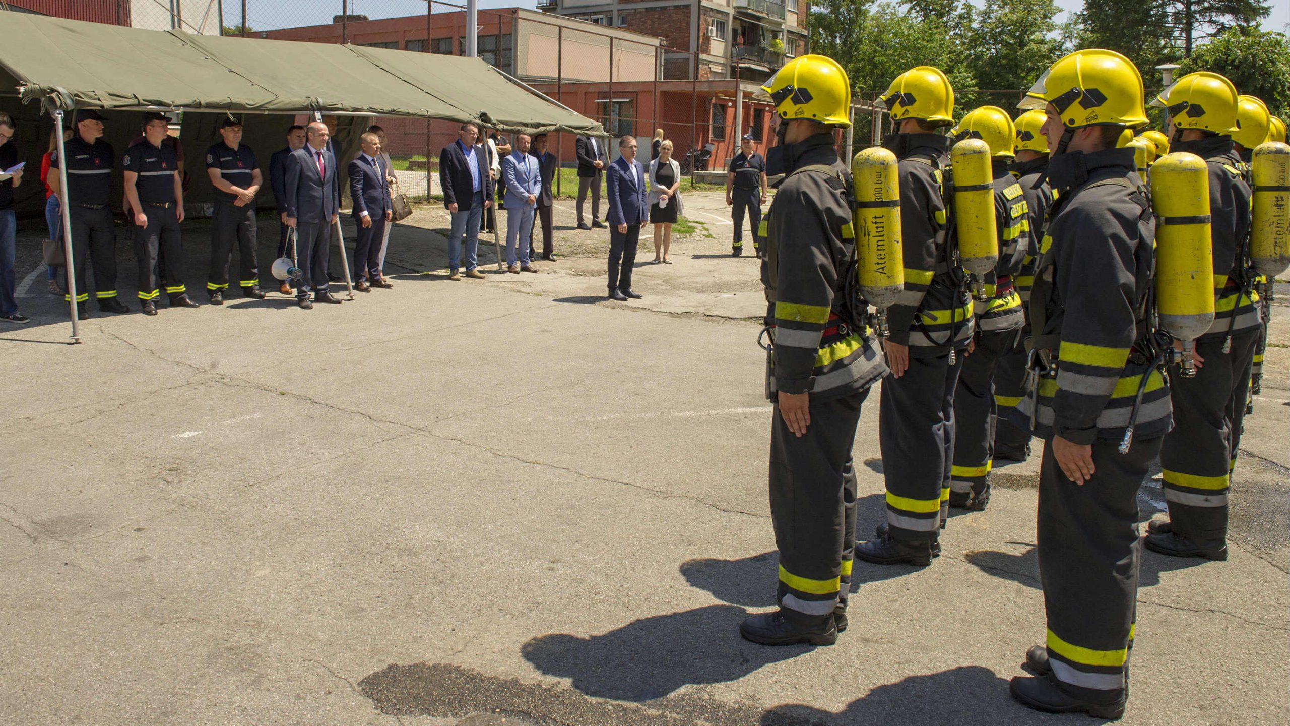 Stefanović: Do oktobra 3.000 uniformi i 60 vozila za vatrogasce 1