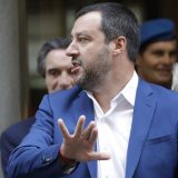 Italijanski brod spasio 54 migranta, Salvini odbio da dođu u Italiju 4