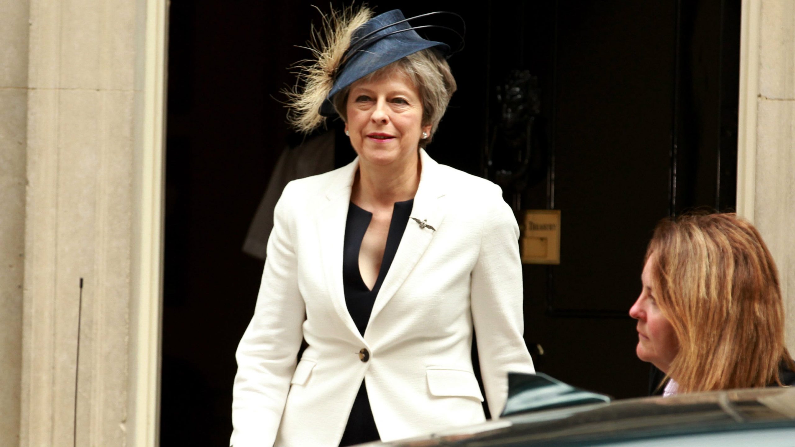 Nemačka štampa: Mej je morala da se povuče sa funkcije 1