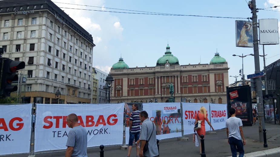 Uz nedovršenu Slaviju, gradilište i na Trgu republike 1