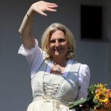 Karin Knajsel: Nevesta u senci Putina 5