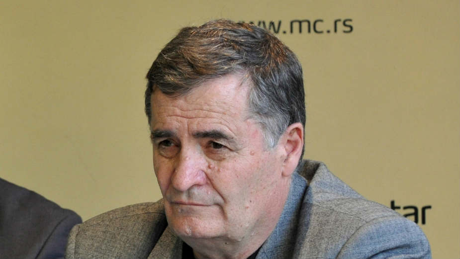 Špijun željan ljubavi 1