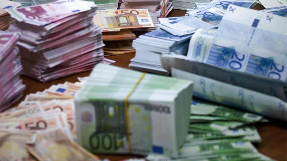 Svaki građanin duguje bankama 1.161 evro 1
