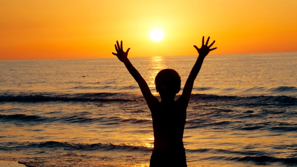 Kaspijsko more: Pet zemalja se dogovorilo oko podele 4 Dete na plaži Kaspijsko mora