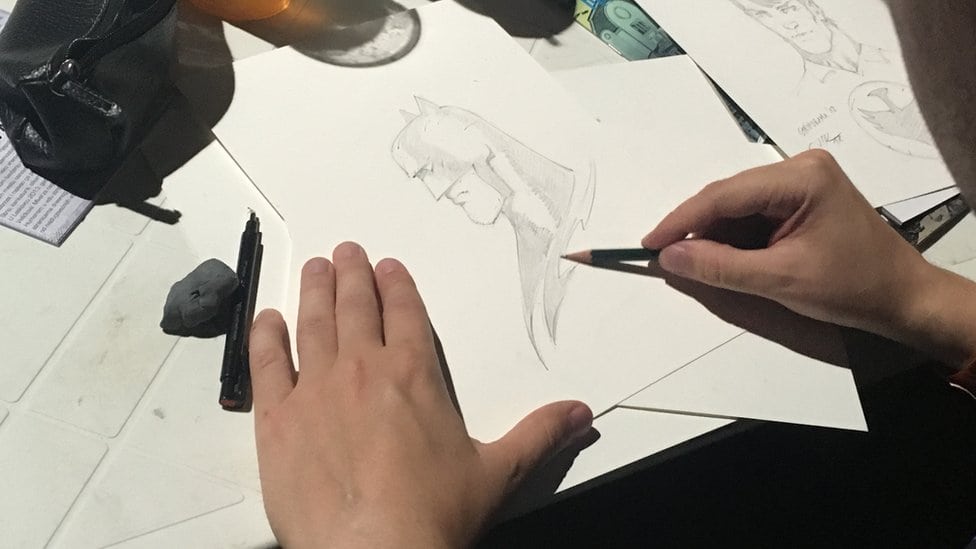 Viktor skicira Betmena