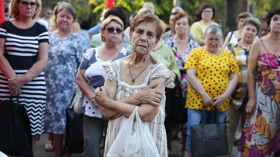Rusija: Putin ublažio reformu penzionog sistema nakon protesta 3 Žene na protestu u gradu Ivanovo