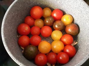 Saganaki- Zapečen sir u rerni sa čeri paradajzom (recept) 2