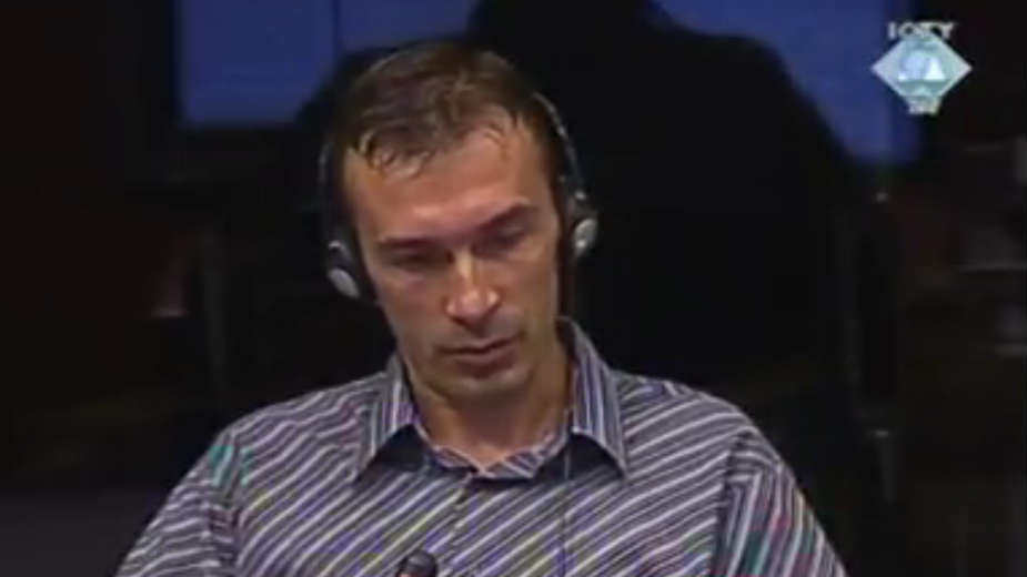 Špiro je repetirao automatsku pušku i počeo da puca po nama 1