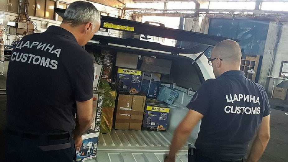 Zadržano preko 2 tone tekstila na Gradini i u Subotici 1