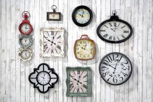 Satovi kao nesvakidašnja dekoracija u domu 10