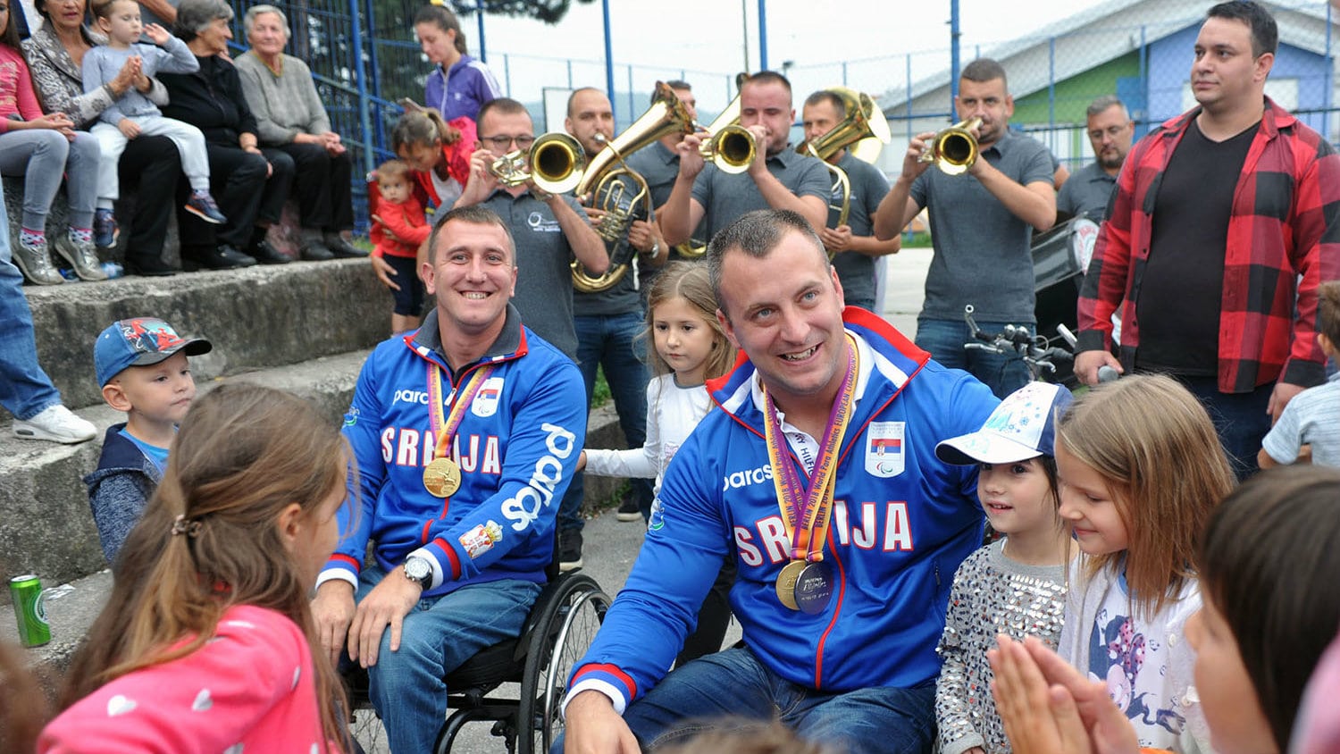 Užičani dočekali „zlatne“ paraatletičare Nebojšu Đurića i Miloša Zarića 1