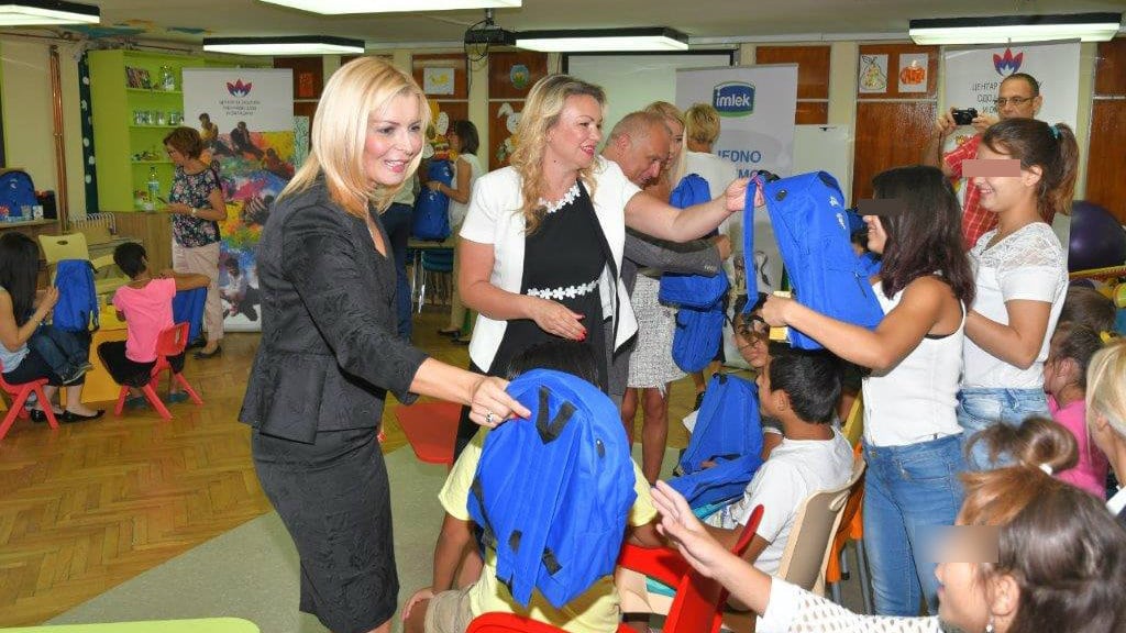 Moja Kravica školski pribor za đake bez roditeljskog staranja 1