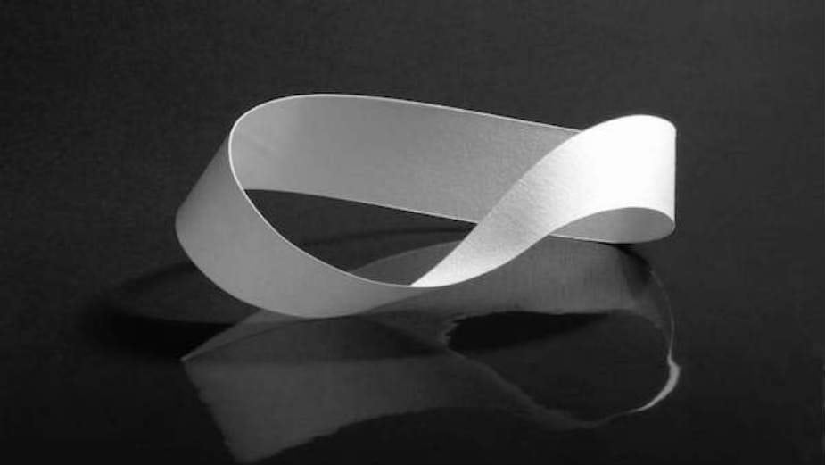 Duboko misteriozna Mebijusova traka 1