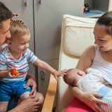 Samo 12,8 odsto porodilja u prvim mesecima isključivo doji svoje bebe 3