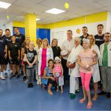 NBA košarkaši u poseti mališanima Instituta za onkologiju i "Tiršove" 3