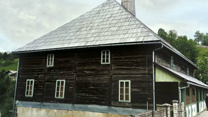 Najstarija i najveća drvena džamija u Evropi 1