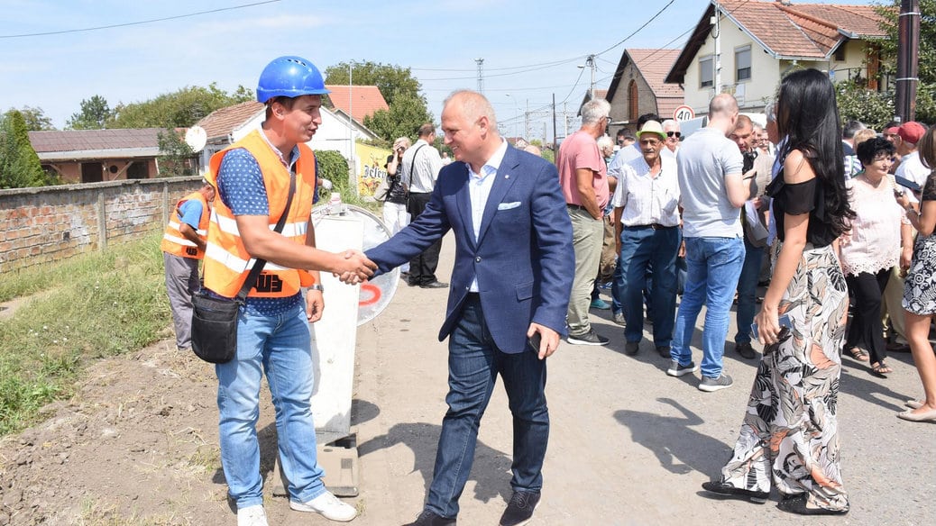 Vesić: Batajničko naselje Šangaj dobija vodovod 1