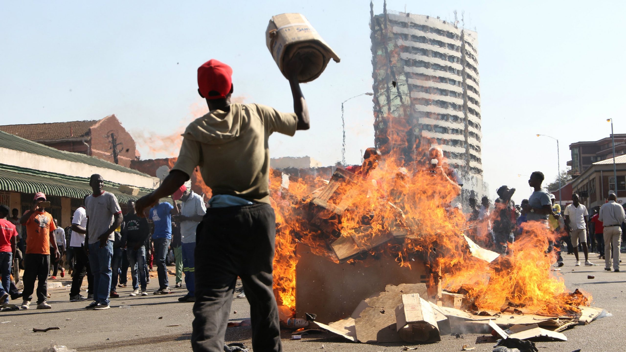 Zimbabve: Poginulo šest osoba u masovnim protestima 1
