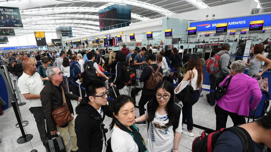 Ponovo uspostavljeni letovi na Hitrou posle prekida zbog drona 1