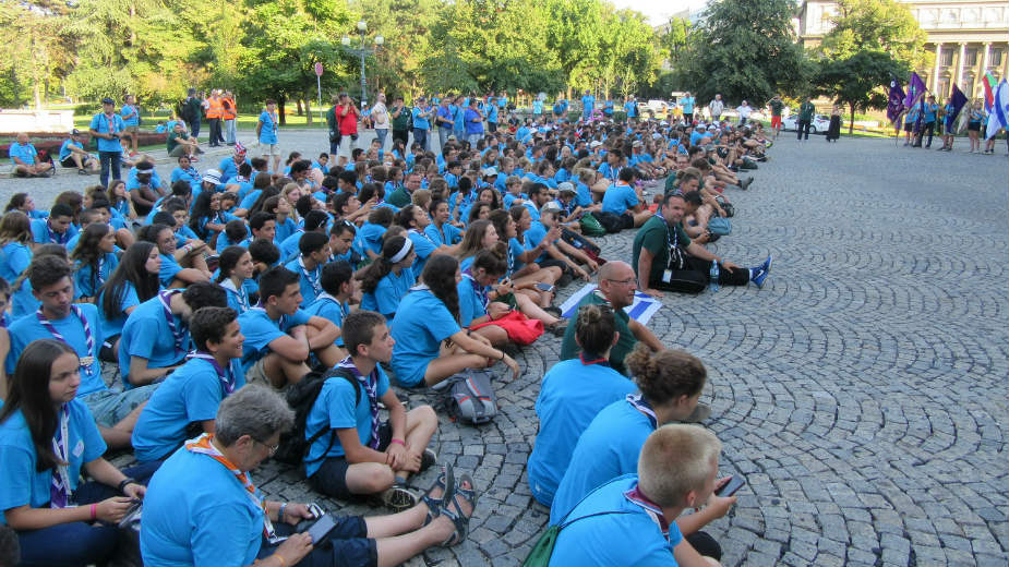 Završna svečanost 10. smotre Saveza izviđača Srbije 1