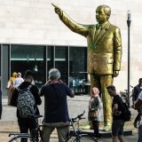 Zlatni kip Erdogana uklonjen s izložbe u Nemačkoj 4