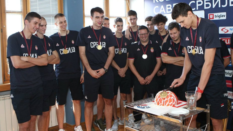 Danilović: Dajte im prostora 1