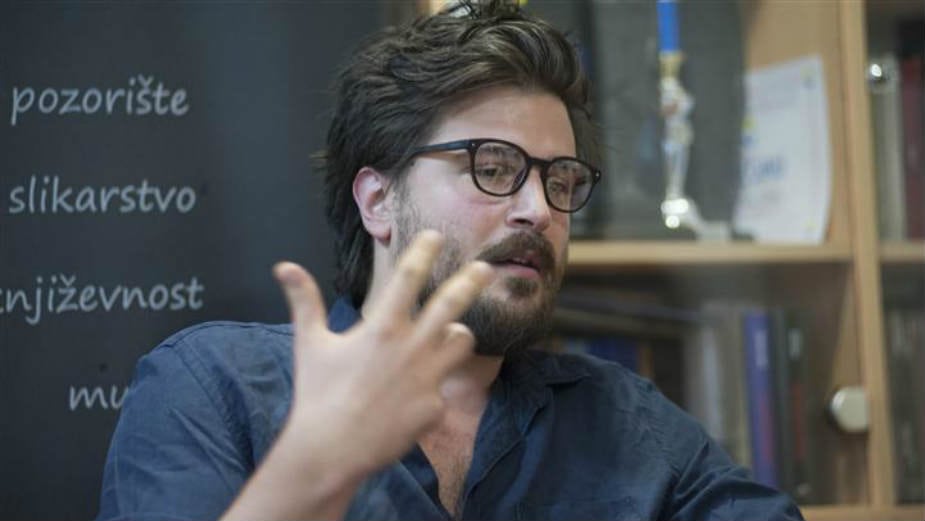 Ništa kod Vučića nije fascinantno da bi zaslužio scenu 1