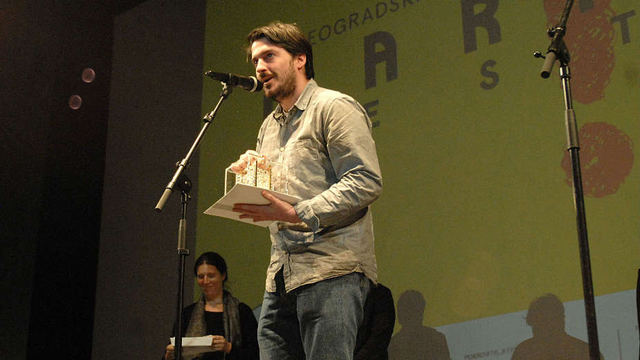 Film o tome šta je jedna generacija ostavila drugoj 1