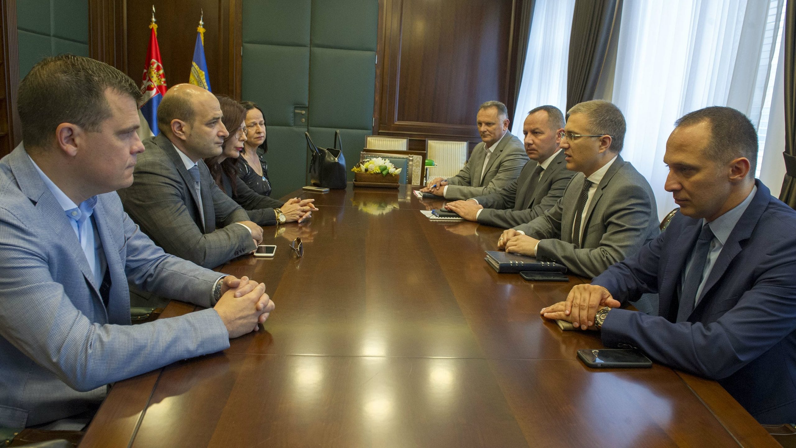 Stefanović: MUP preuzima sve mere da se pronađu odgovorni za ubistvo Ognjanovića 1