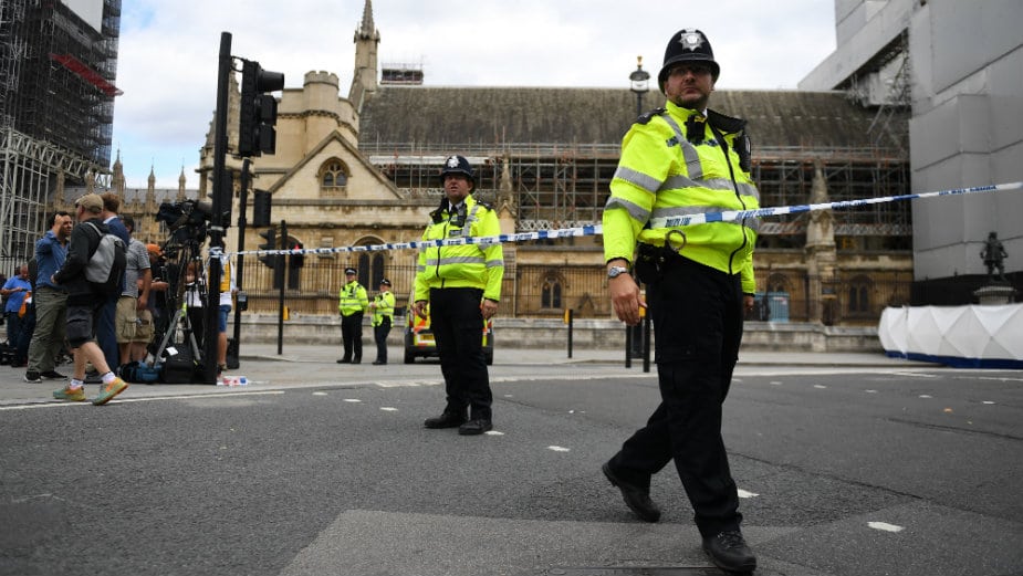 Velika Britanija pojačava bezbednost ispred parlamenta 1