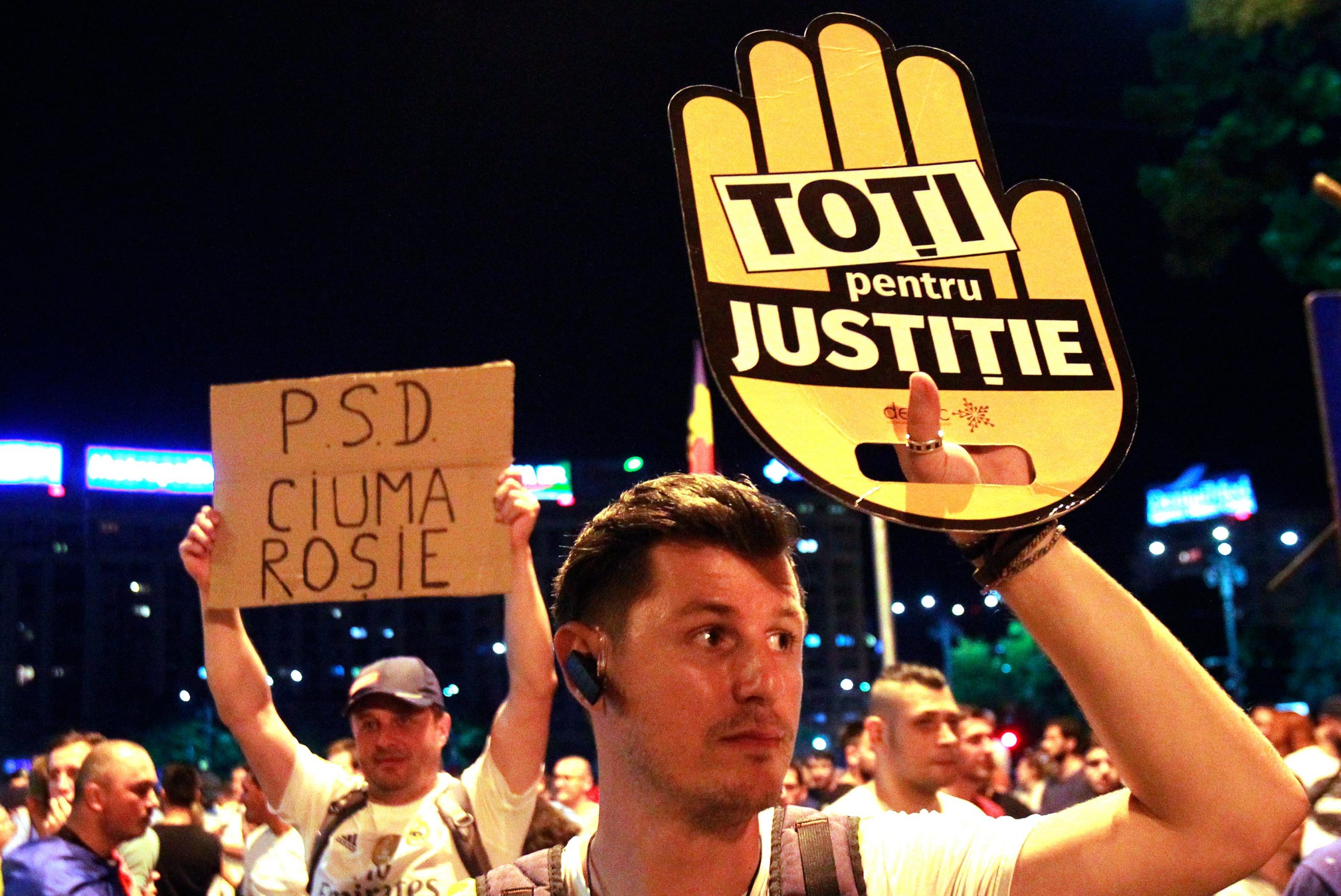 Protest Rumuna iz dijaspore, više od 100 ljudi povređeno 1