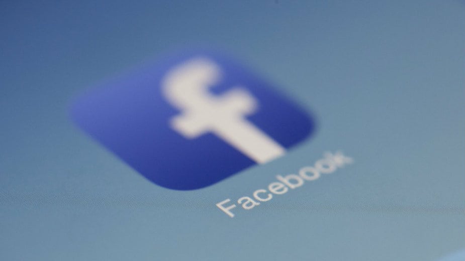 Fejsbuk ugasio 600 lažnih profila 1