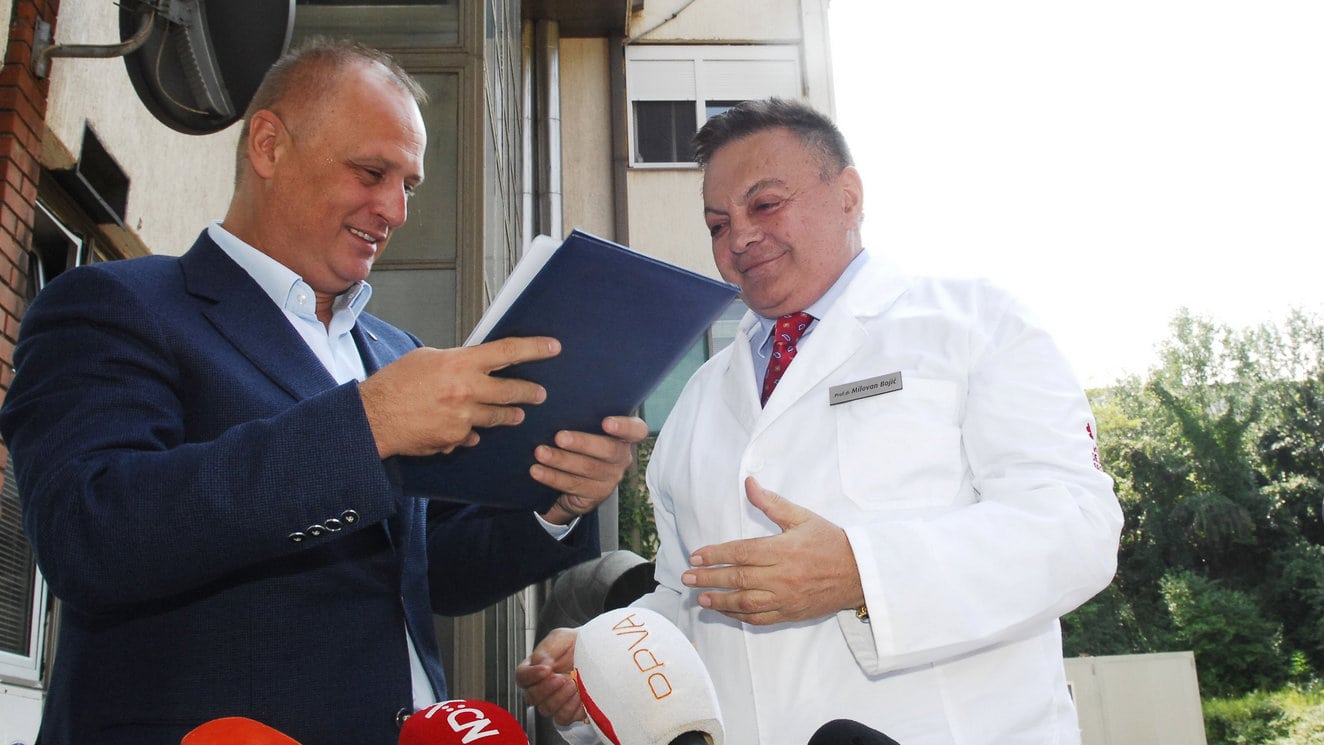 Vesić uručio građevinsku dozvolu za izgradnju "Dedinja 2" 1