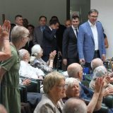 Vučić: Ima novca da se penzije povećaju čak i bez rebalansa budžeta 12