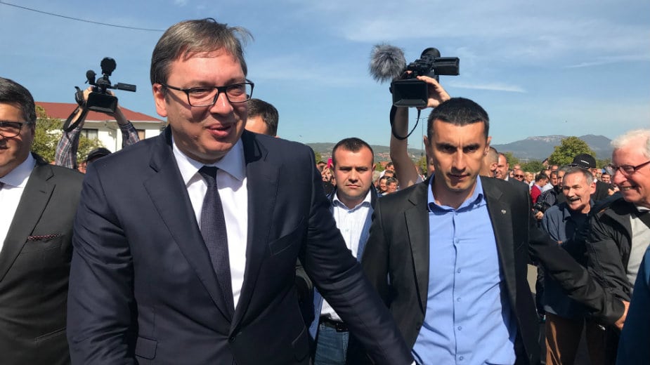 Ko dođe da vidi Vučića "dobija" slobodan dan 1