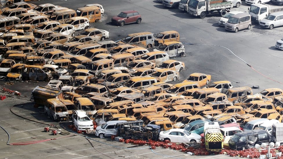 Spaljeni automobili Japanu