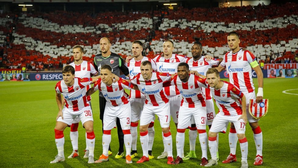 Igrači Zvezde pred početak utakmice sa Napolijem u Ligi šampiona