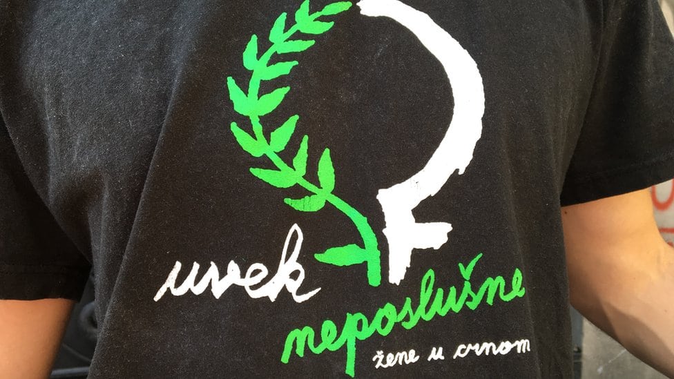 Beograd: Novi performans 'Žena u crnom' 4 Majica Žena u crnom