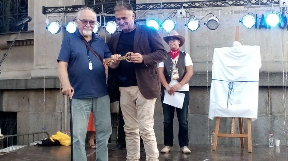 Koraks je sledećih godinu dana predsednik Čivijaške republike 1 Koraks je sledećih godinu dana predsednik Čivijaške republike 1