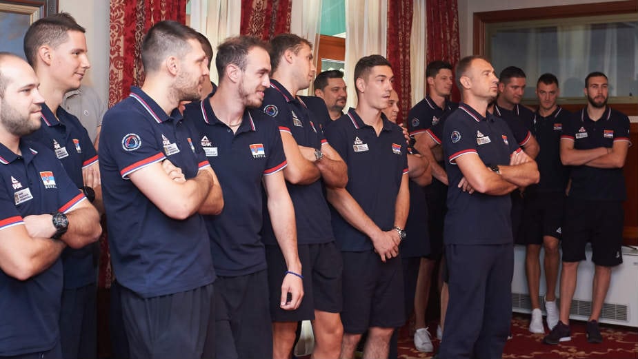 Samouvereni, ali oprezni 1