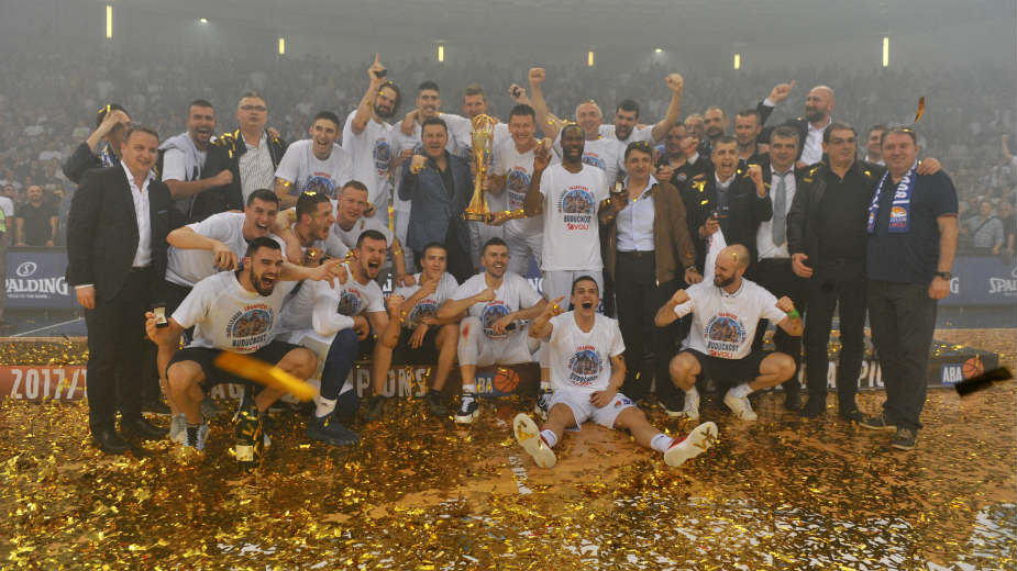 Polovina učesnika sanja o tituli 1