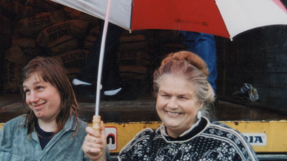 Poli sa majkom 1992. godine