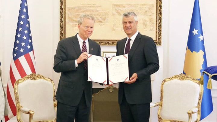 Tači odlikovao američkog ambasadora na Kosovu 1