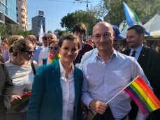 Prvi put na Prajdu prisustvovalo više ljudi nego obezbeđenja (VIDEO, FOTO) 7