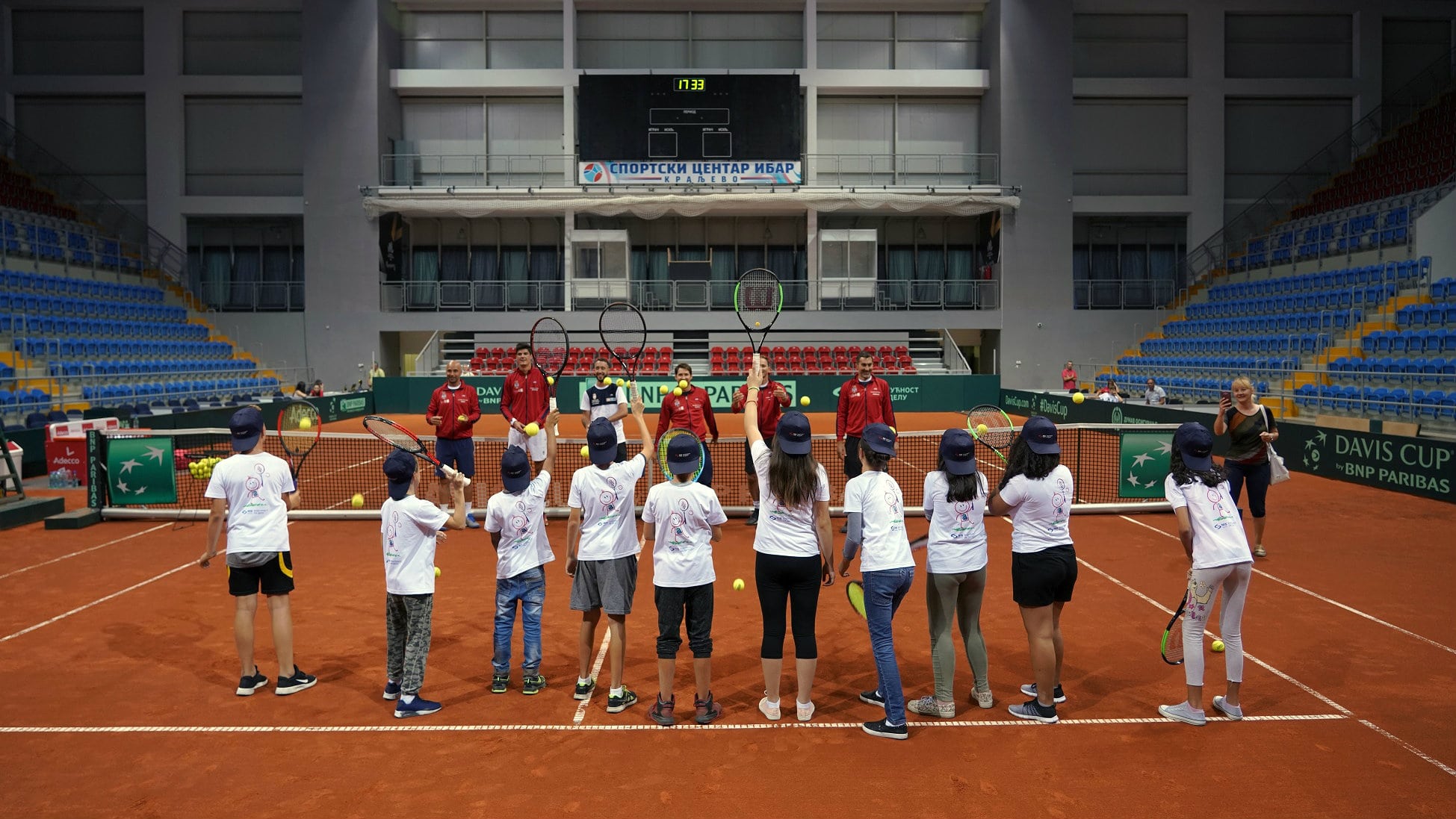 Teniseri i NIS za decu iz SOS dečjeg sela u Kraljevu 1