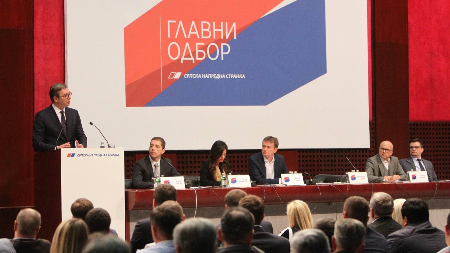 Kako predsednik crta konja 1